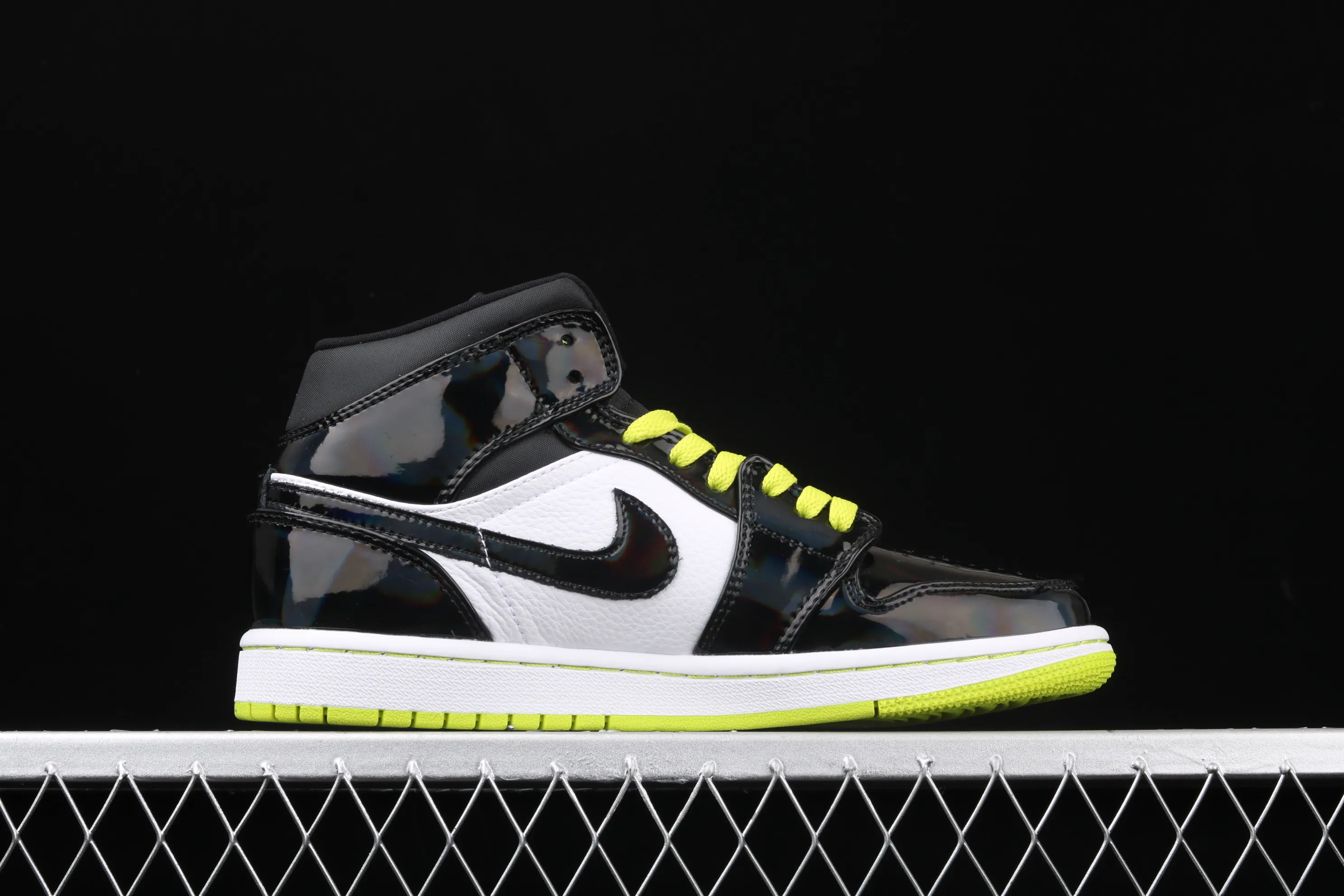 All categories Air Jordan Jordan series basketball shoes Air Jordan 1 Mid Air Jordan 1 Mid SE AJ1 Joe 1 black colorful chameleon green apple green BQ6931-003
